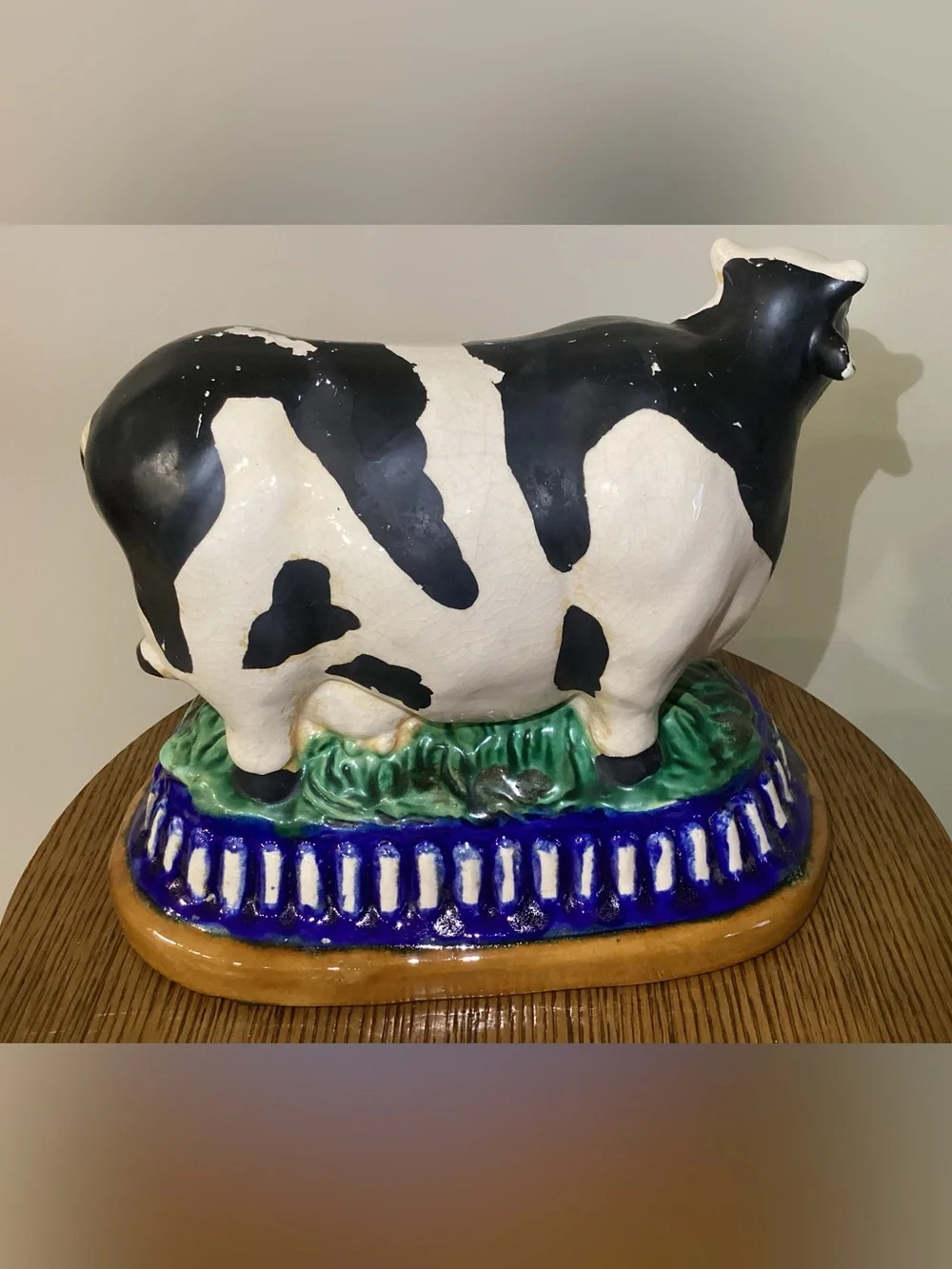 Vintage Majolica Style Large Ceramic Cow - Picture 3 of 5